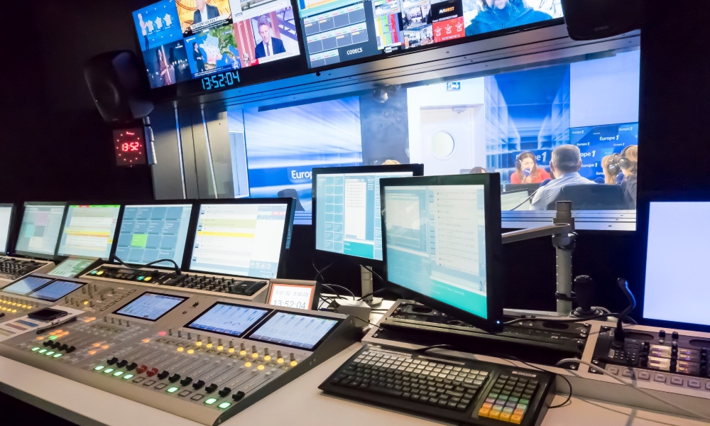 Половина клиентов операторов спутникового ТВ знают причину атак на вещание
